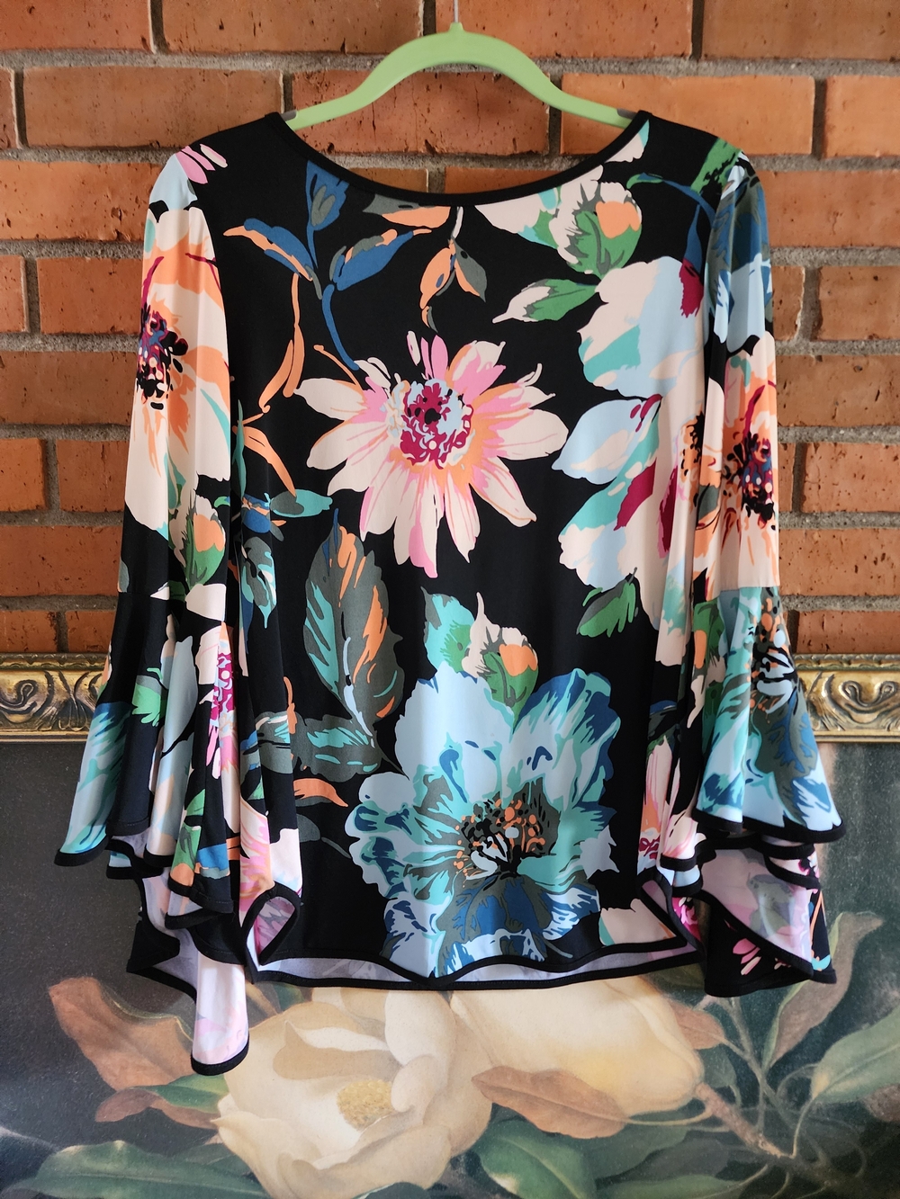 Resortwear Floral Bell-Sleeve Top - Black Multicolor